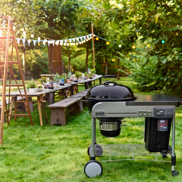 Гриль угольный Weber Performer Deluxe GBS 57 15501004  , черный Гриль угольный Weber Performer Deluxe GBS 57 15501004  , черный