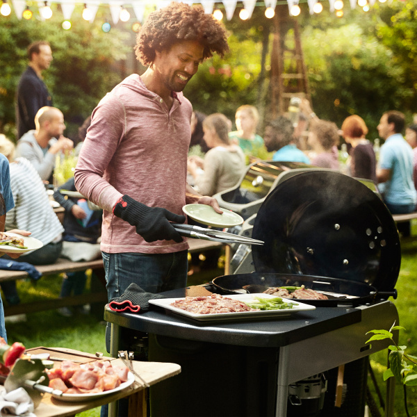 Гриль угольный Weber Performer Deluxe GBS 57 15501004  , черный Гриль угольный Weber Performer Deluxe GBS 57 15501004  , черный