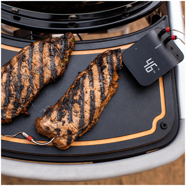 Двусторонняя доска Weber Traveler для приготовления и сервировки Двусторонняя доска Weber Traveler для приготовления и сервировки